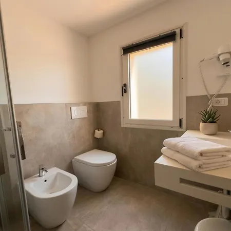 מלון Eden Gigli 3*