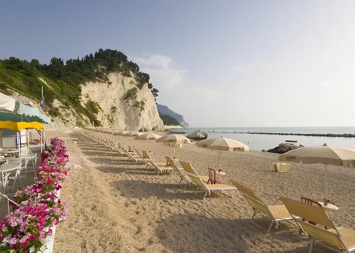 Hotell Eden Gigli 3*